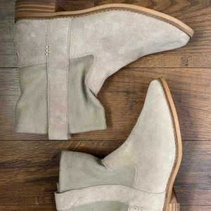 TOMS Boots Laurel Taupe Suede Women’s Size 7.5